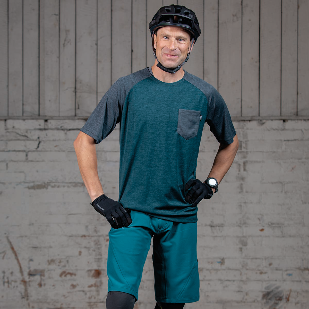 Flow X jersey everglade-graphite | Jerseys | MTB Apparel | Bike | IXS