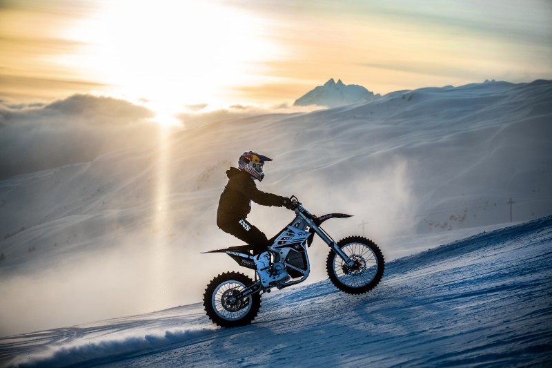 E-FMX Session in LAAX with Mat Rebeaud